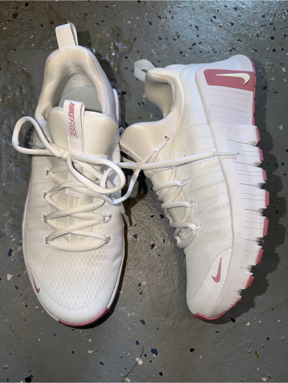 WOMEN'S NIKE FREE METCON 6 TRAINING SHOES - Picture 5 of 8